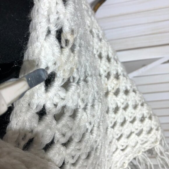 Vintage Handmade Crocheted Wool Shawl Wrap Cream One Size - Picture 7 of 8
